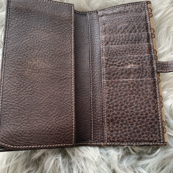 💯  authentic Gucci wallet **  sold ** - Picture 2 of 5